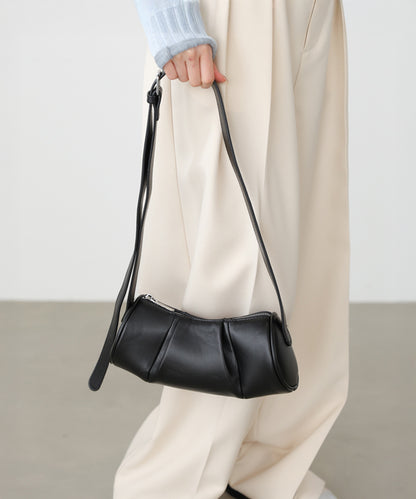 サークルクロワッサンショルダーバッグ