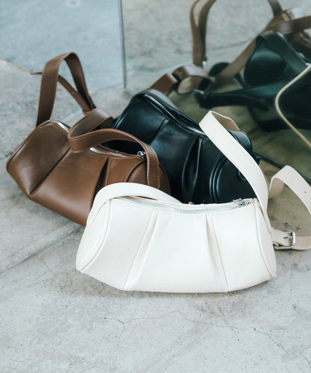 サークルクロワッサンショルダーバッグ