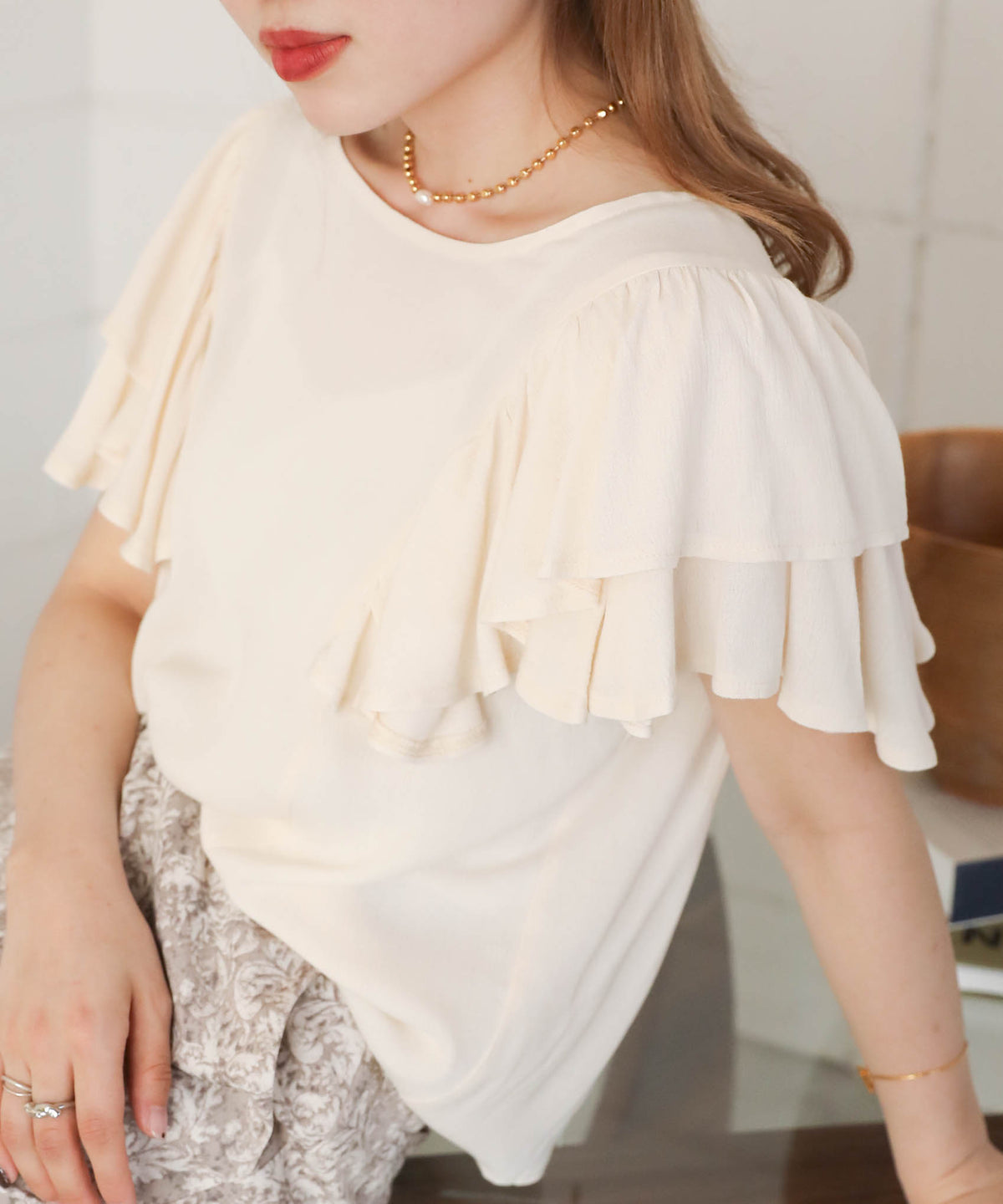 LAYER FRILL SLEEVE BLOUSE