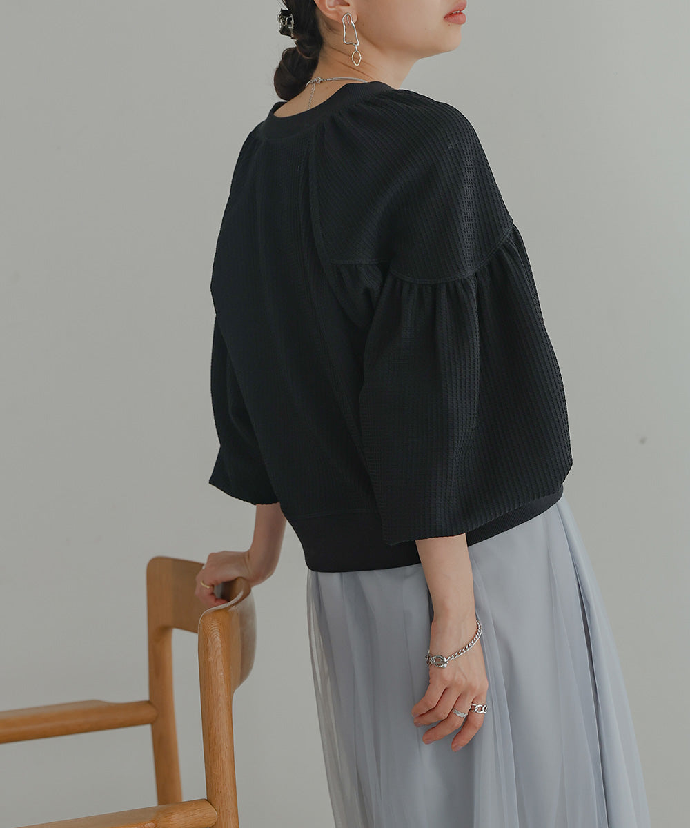 WAFFLE SLEEVE GATHERED CARDIGAN