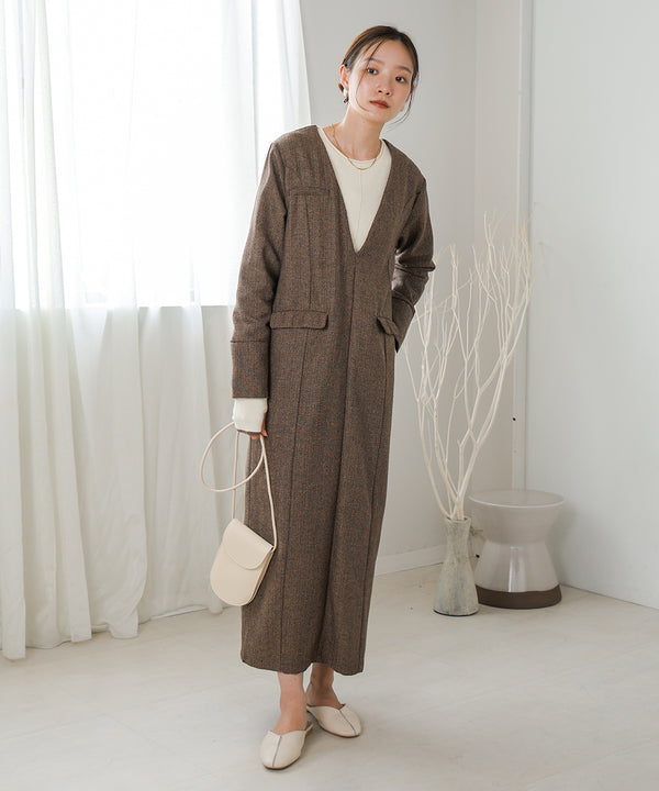 V-NECK TAILER STYLE ONEPIECE