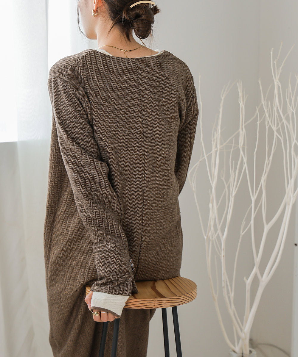 V-NECK TAILER STYLE ONEPIECE