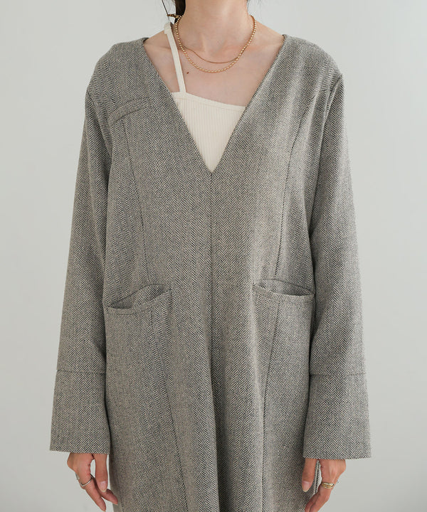 V-NECK TAILER STYLE ONEPIECE