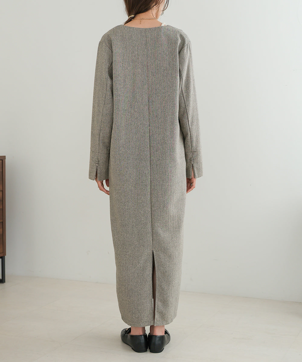 V-NECK TAILER STYLE ONEPIECE