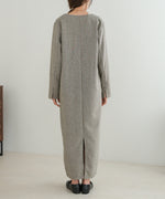 V-NECK TAILER STYLE ONEPIECE