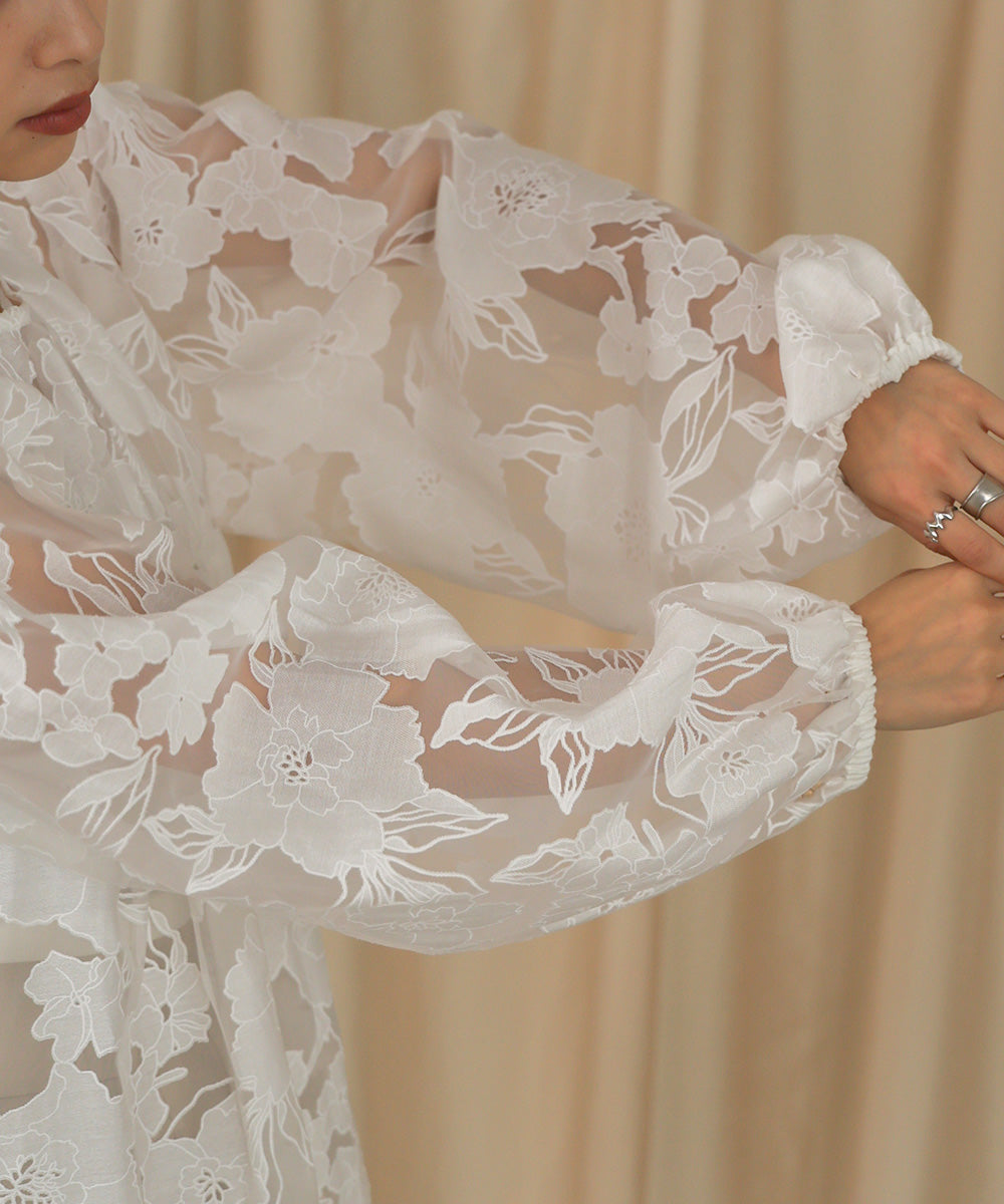 SHEER FLOWER VOLUME SLEEVE BLOUSE