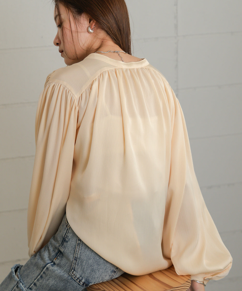 VOLUME SLEEVE GATHERED BLOUSE