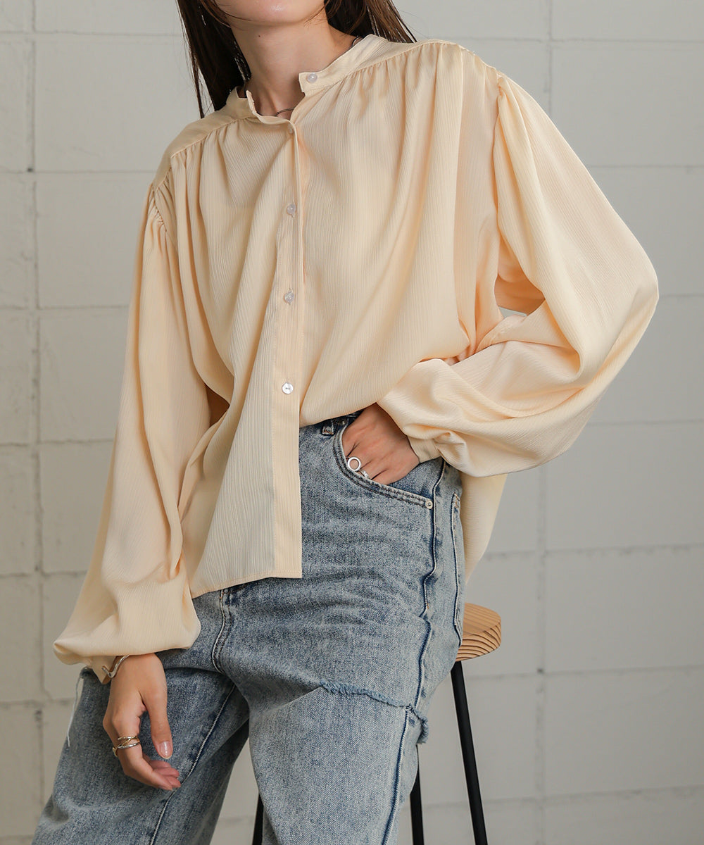 VOLUME SLEEVE GATHERED BLOUSE