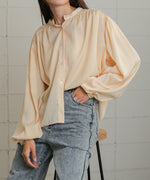 VOLUME SLEEVE GATHERED BLOUSE