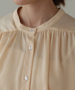 VOLUME SLEEVE GATHERED BLOUSE