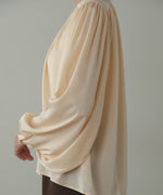 VOLUME SLEEVE GATHERED BLOUSE