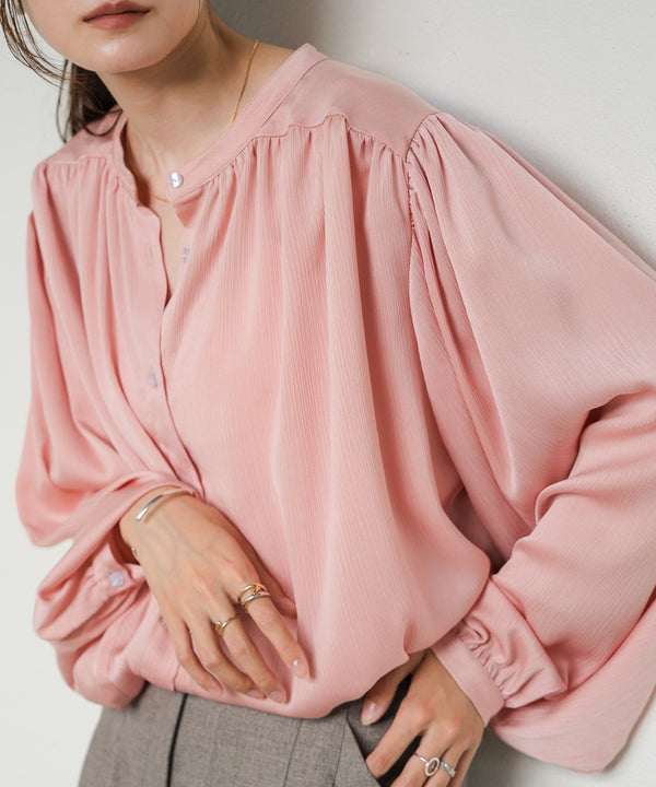 VOLUME SLEEVE GATHERED BLOUSE