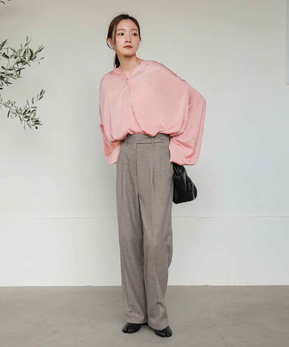 VOLUME SLEEVE GATHERED BLOUSE