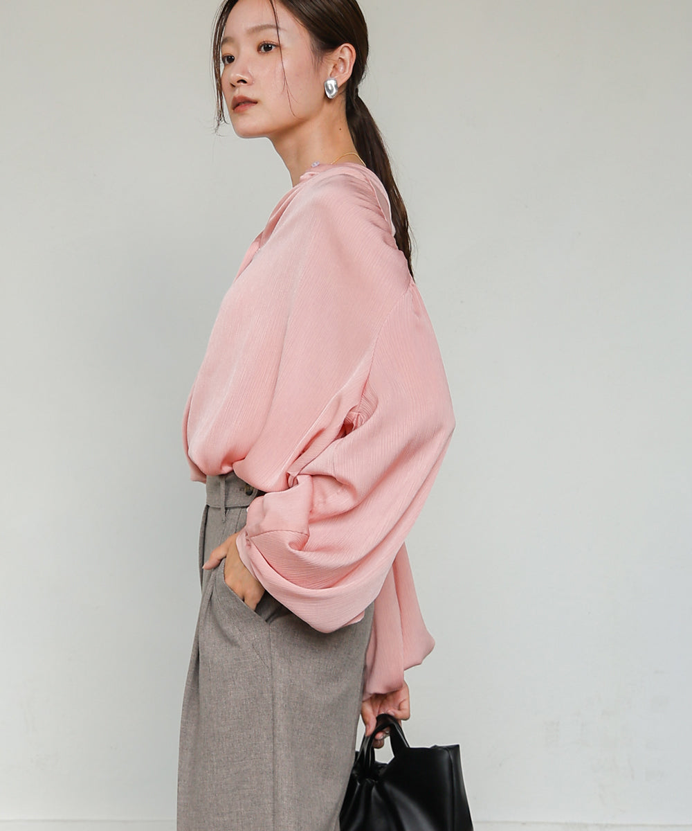VOLUME SLEEVE GATHERED BLOUSE