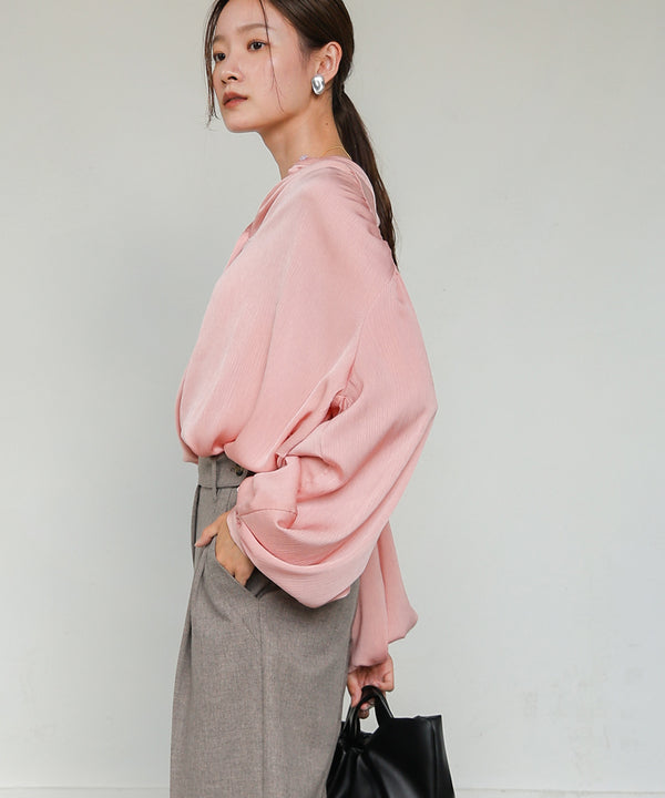VOLUME SLEEVE GATHERED BLOUSE