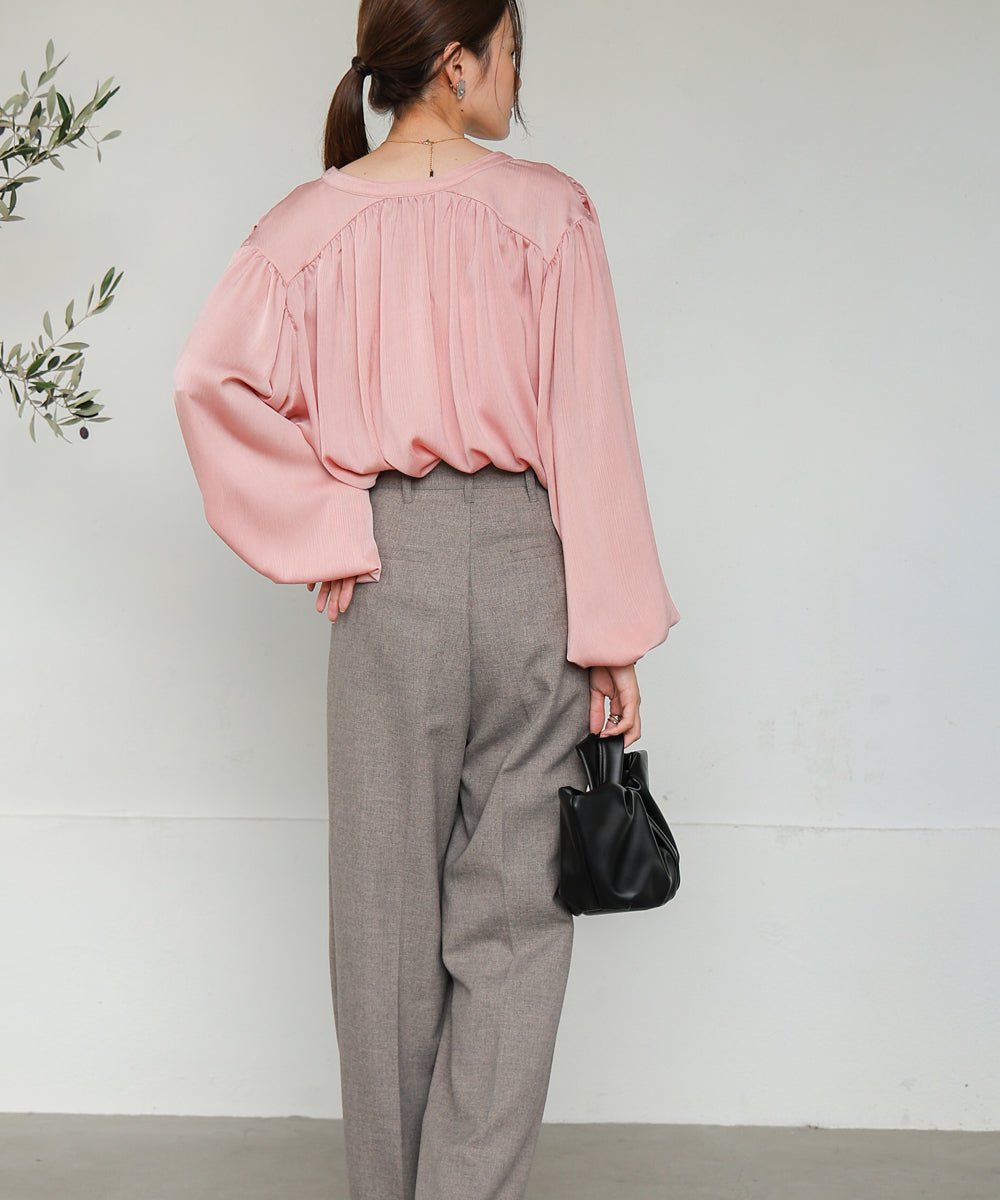 VOLUME SLEEVE GATHERED BLOUSE