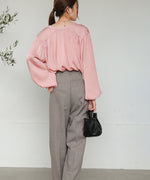 VOLUME SLEEVE GATHERED BLOUSE