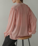 VOLUME SLEEVE GATHERED BLOUSE