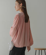 VOLUME SLEEVE GATHERED BLOUSE