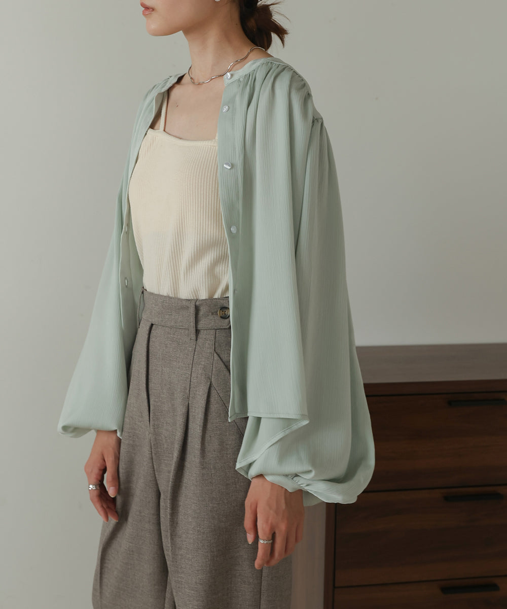 VOLUME SLEEVE GATHERED BLOUSE