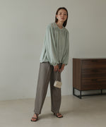 VOLUME SLEEVE GATHERED BLOUSE