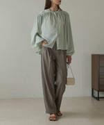 VOLUME SLEEVE GATHERED BLOUSE