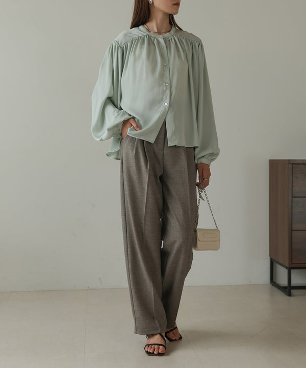 VOLUME SLEEVE GATHERED BLOUSE