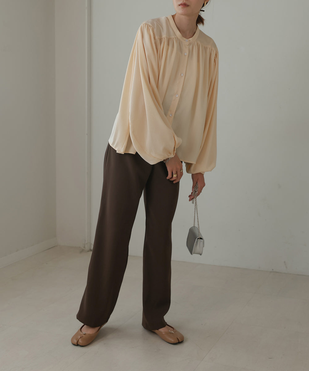 VOLUME SLEEVE GATHERED BLOUSE