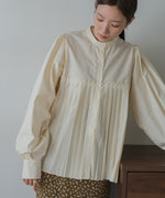 VOLUME SLEEVE PLEATED BLOUSE