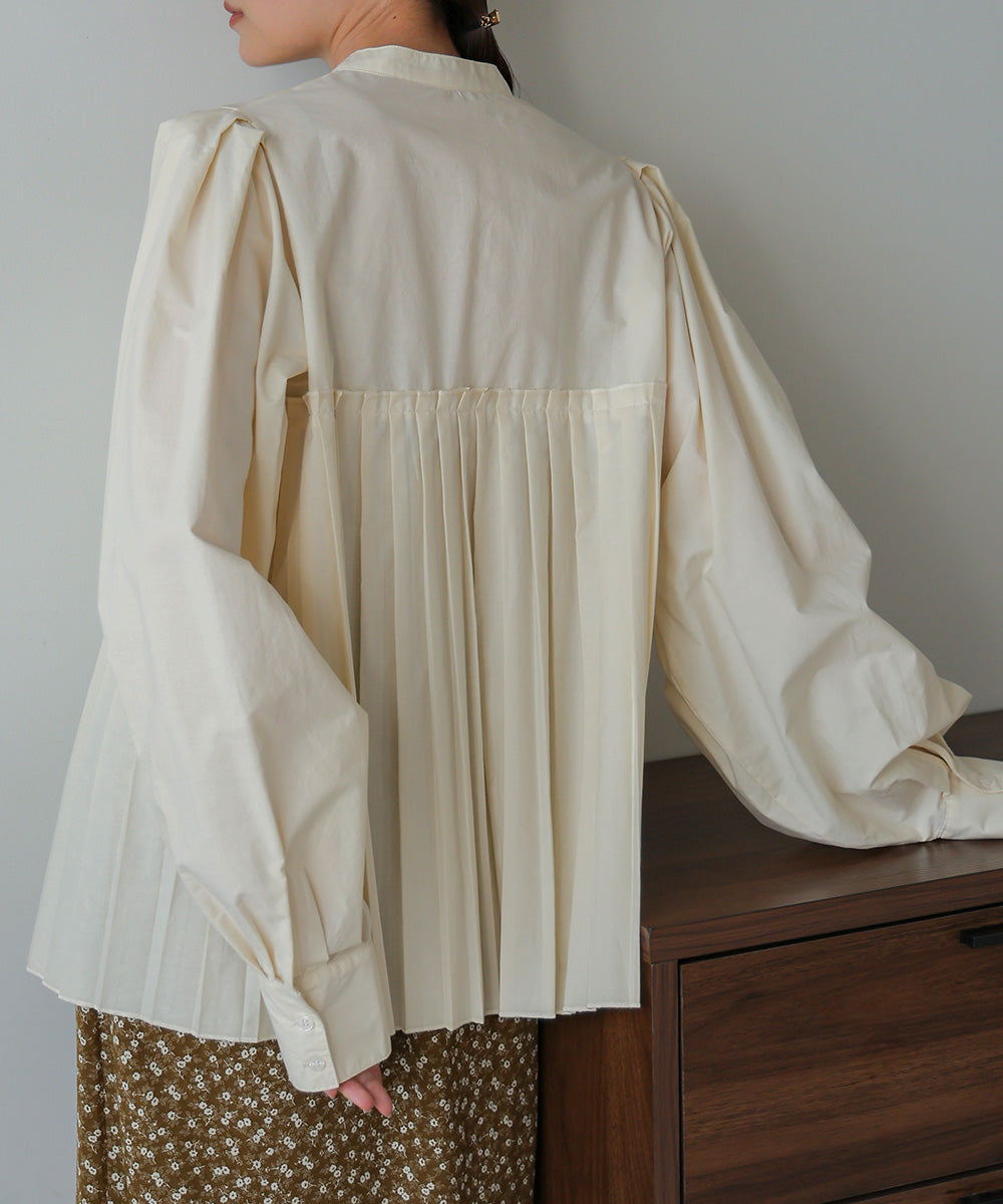 VOLUME SLEEVE PLEATED BLOUSE