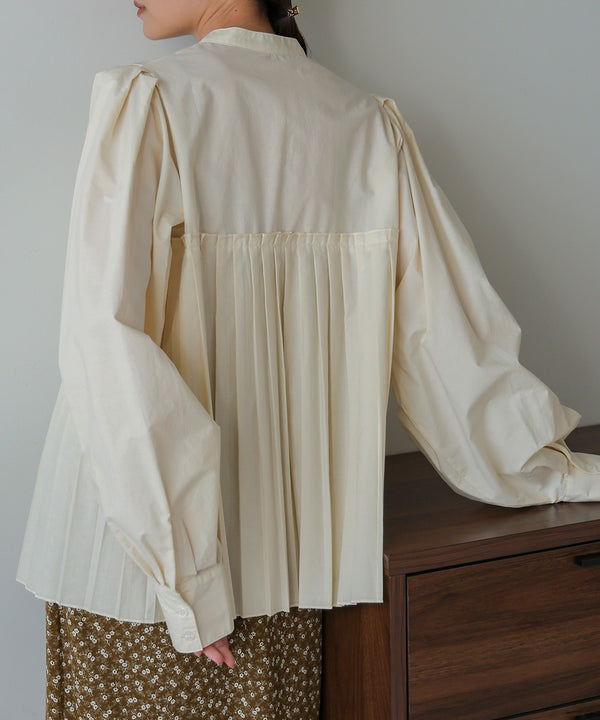 VOLUME SLEEVE PLEATED BLOUSE