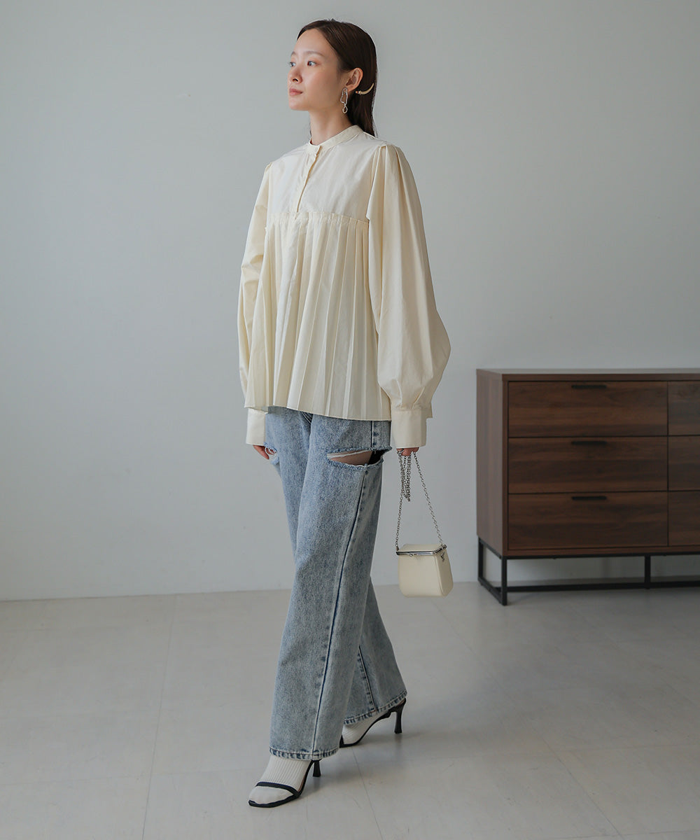 VOLUME SLEEVE PLEATED BLOUSE