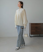 VOLUME SLEEVE PLEATED BLOUSE