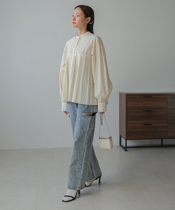 VOLUME SLEEVE PLEATED BLOUSE