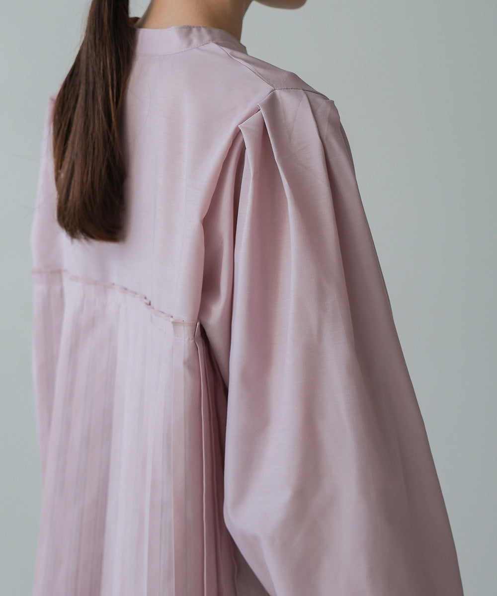 VOLUME SLEEVE PLEATED BLOUSE