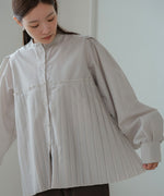 VOLUME SLEEVE PLEATED BLOUSE