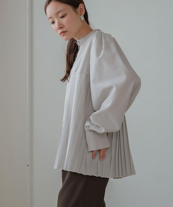 VOLUME SLEEVE PLEATED BLOUSE