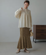 VOLUME SLEEVE PLEATED BLOUSE