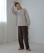VOLUME SLEEVE PLEATED BLOUSE