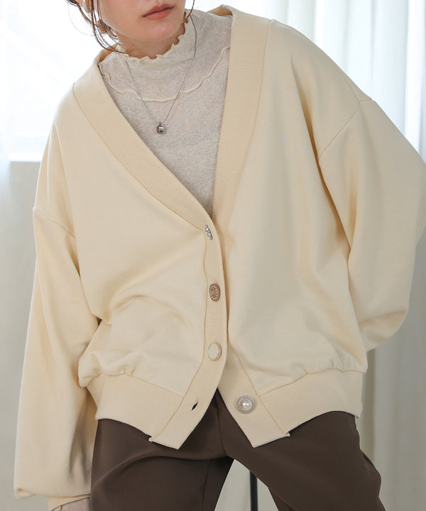 RANDOM BUTTON CARDIGAN