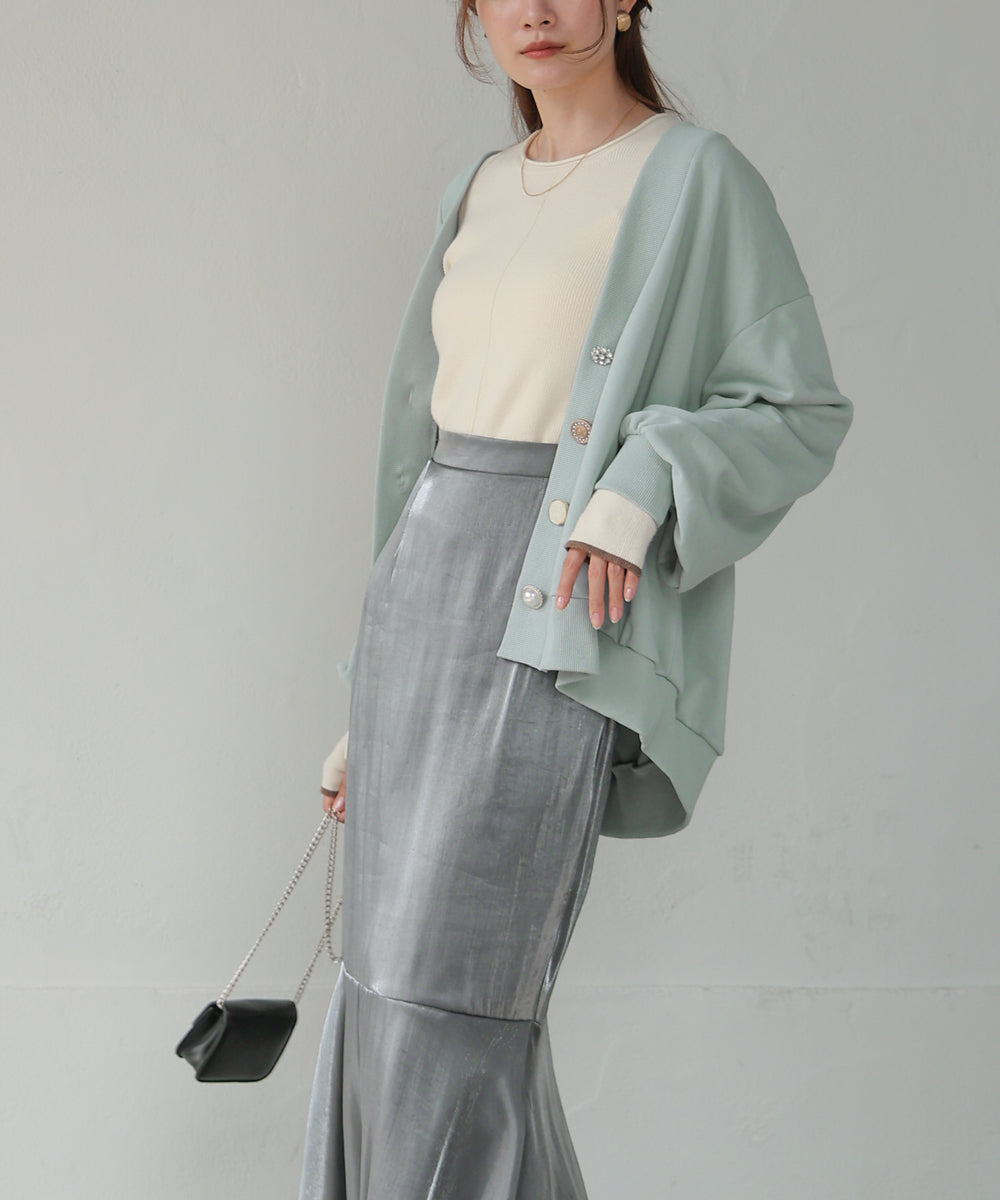 RANDOM BUTTON CARDIGAN