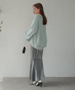 RANDOM BUTTON CARDIGAN