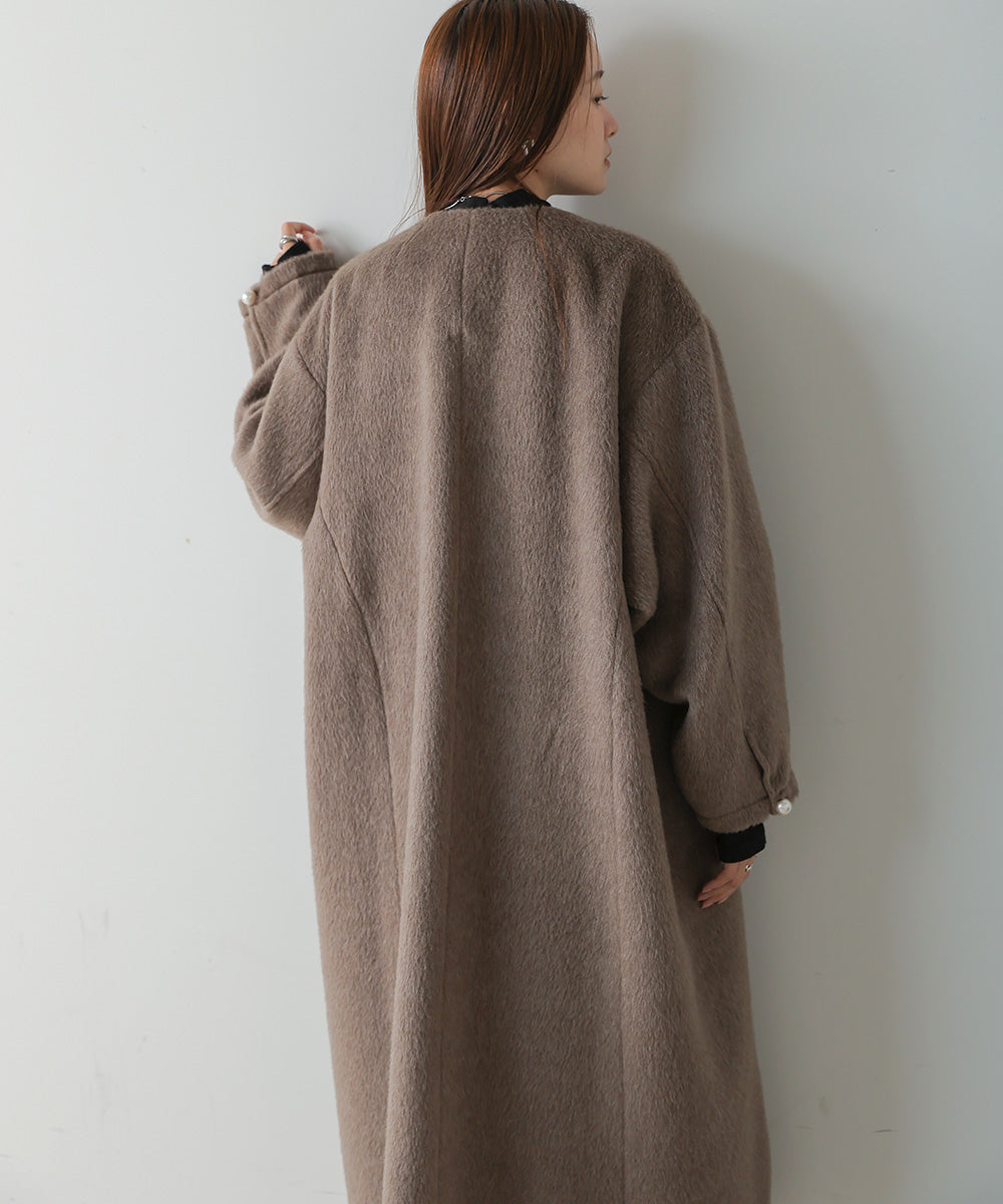 SHAGGY PEARL BUTTON OVER SILHOUETTE COAT