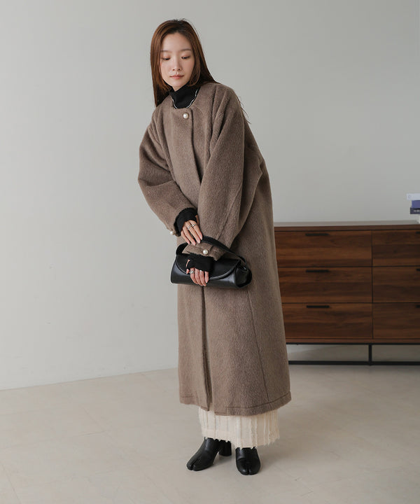 SHAGGY PEARL BUTTON OVER SILHOUETTE COAT
