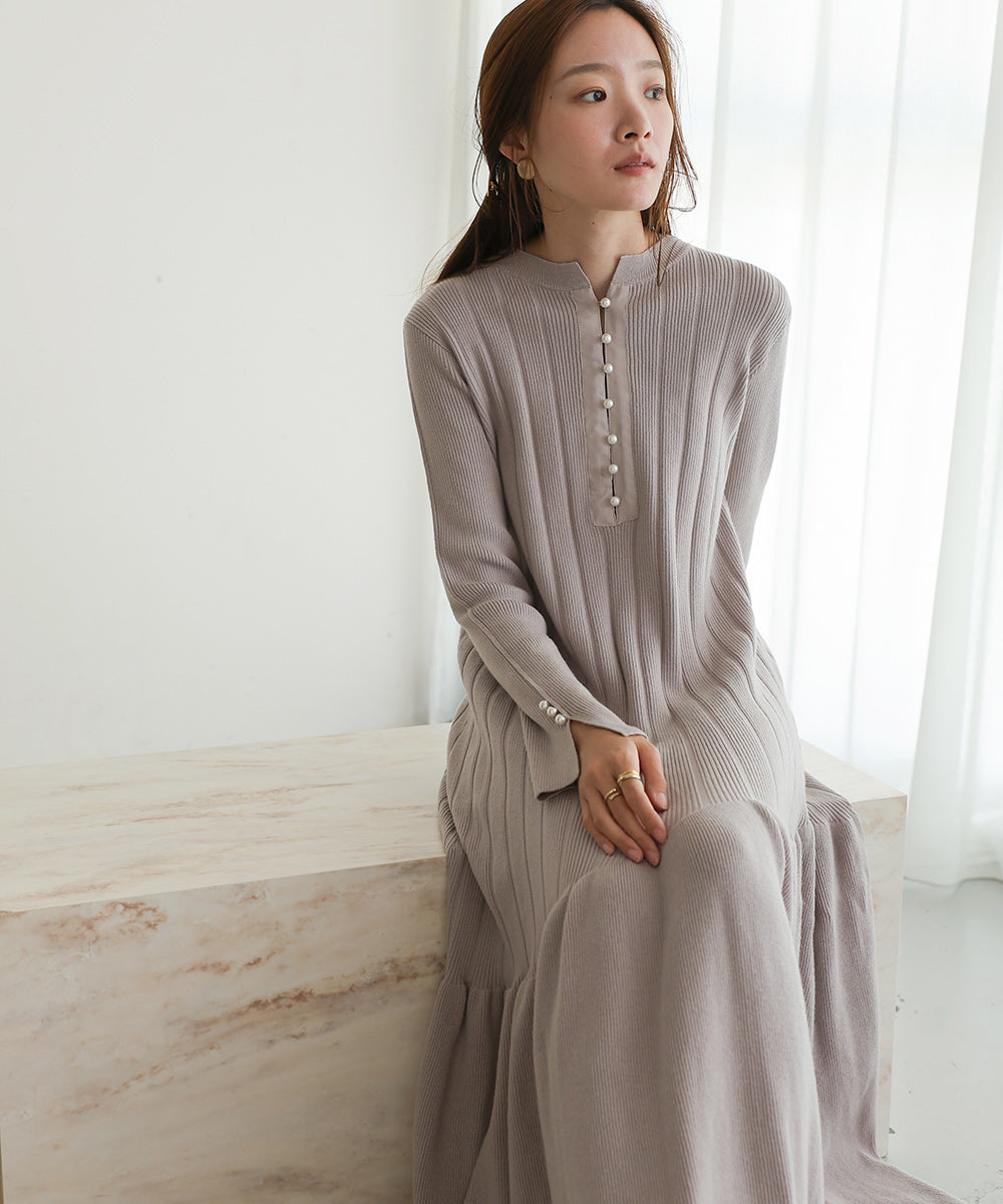 PEARL BUTTON FLARELINE KNIT ONEPIECE – Bab