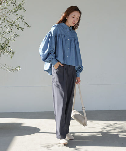 PEARL BUTTON DENIM GATHERED BLOUSE