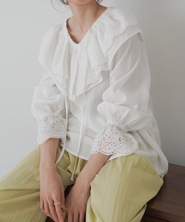 BIG COLLAR LACE BLOUSE