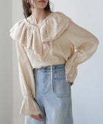 BIG COLLAR LACE BLOUSE