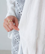 FRONT EMBROIDERY LACE BLOUSE