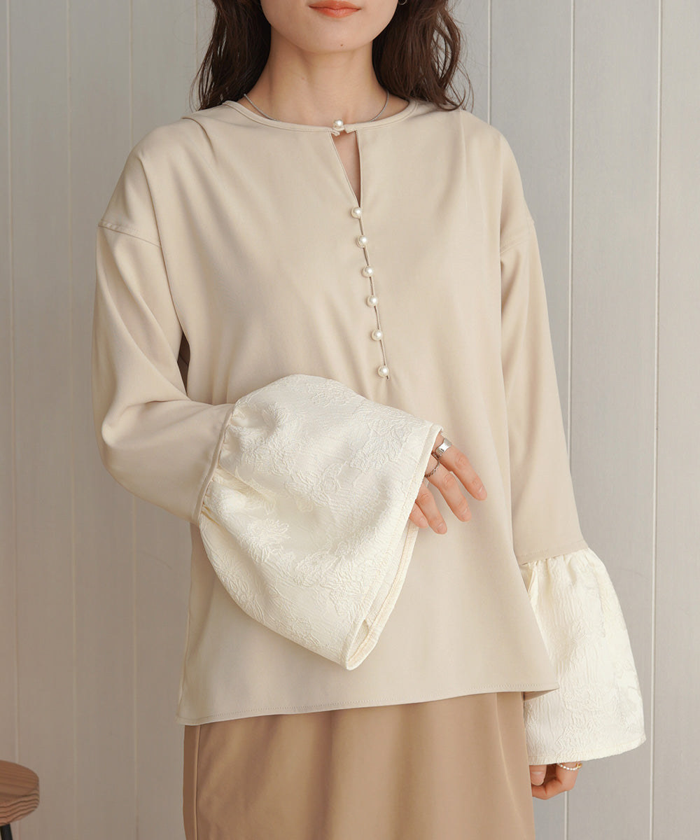 SLEEVE FLARE JACQUARD BLOUSE